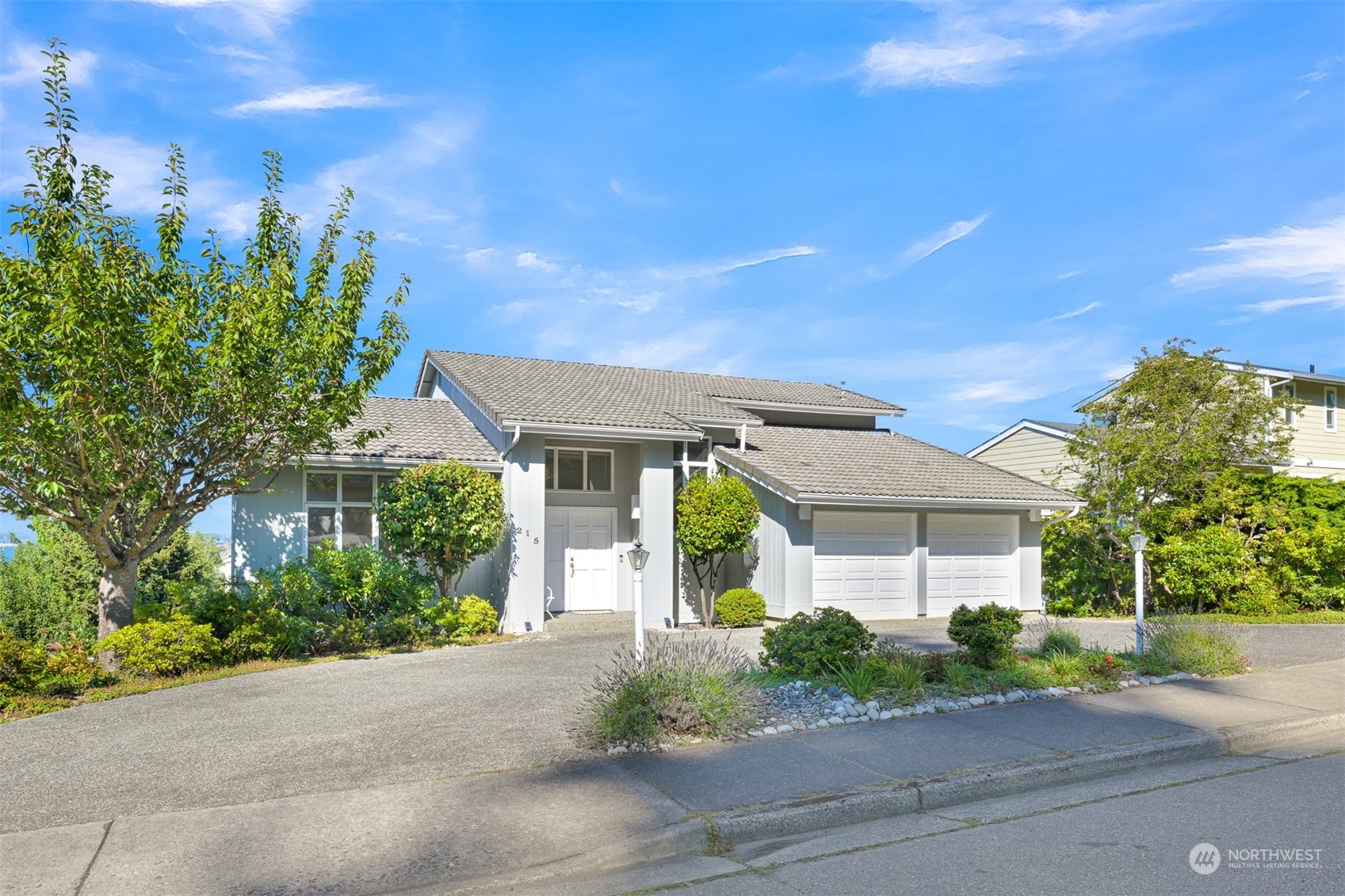 215 Bayside Road