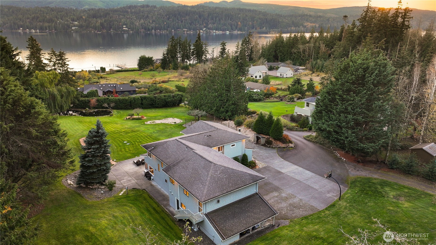 2724 Willow Lane