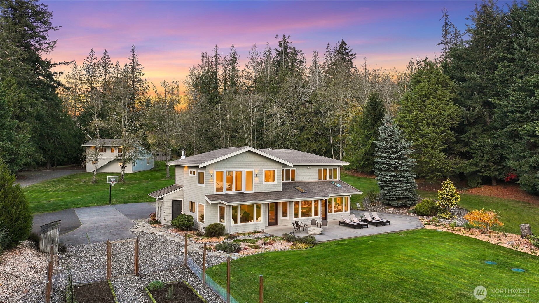 2724 Willow Lane