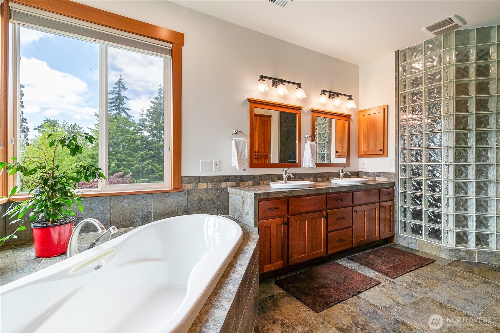 1944 Discovery Heights Drive