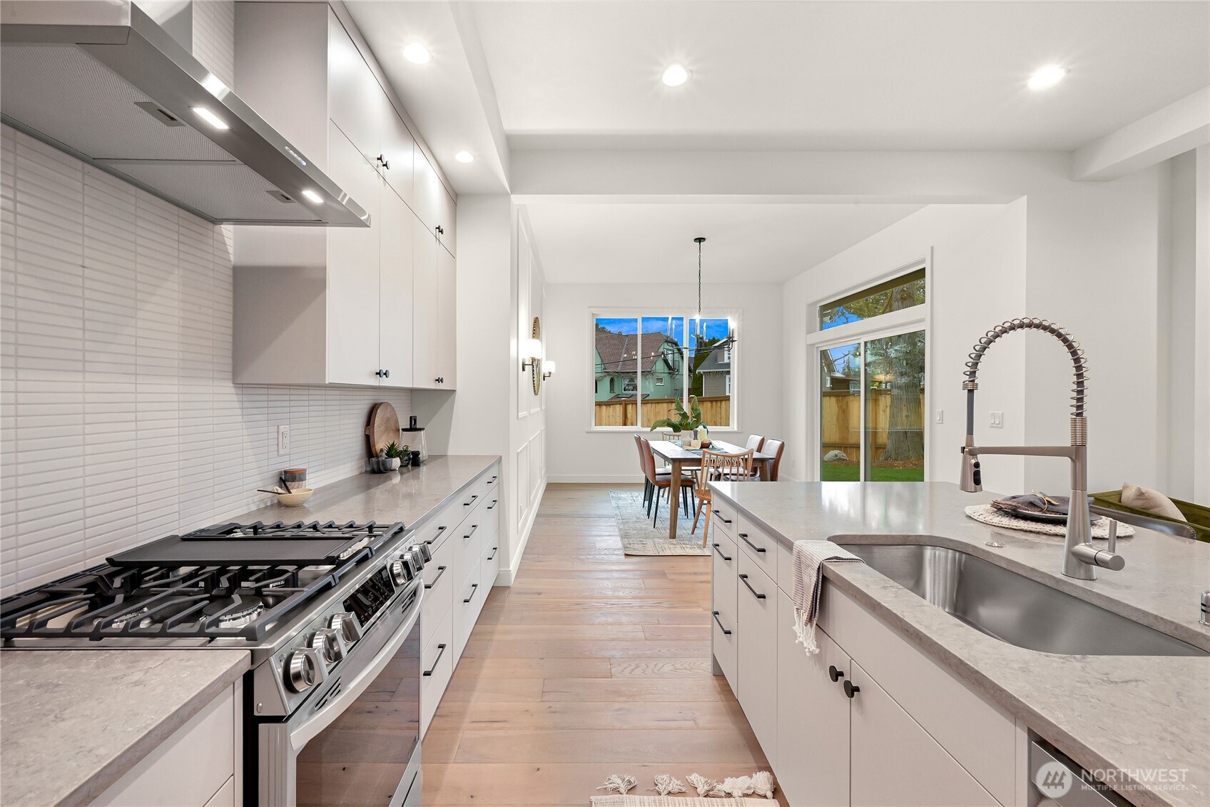 2815 Sunset Drive