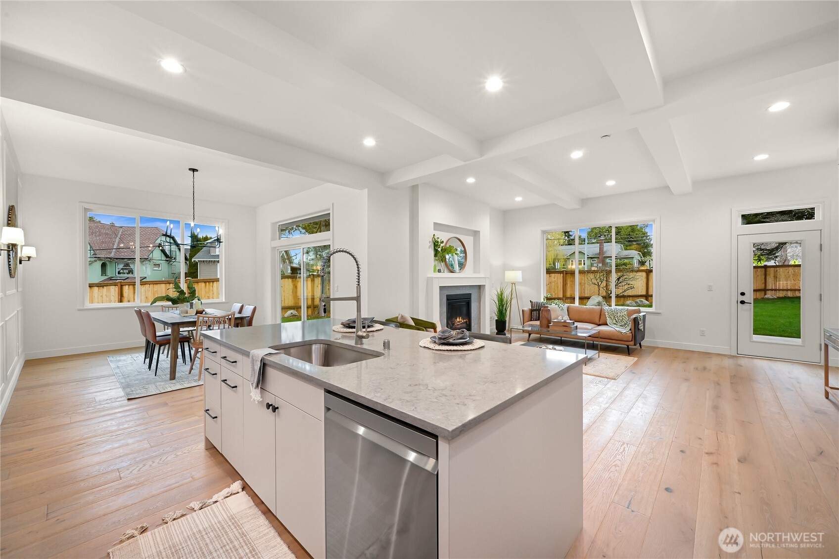 2815 Sunset Drive