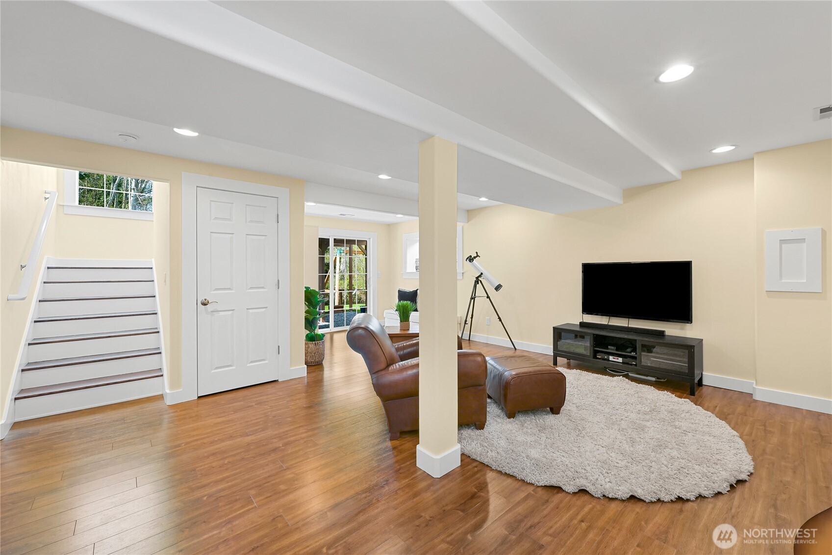 544 Midwood Court