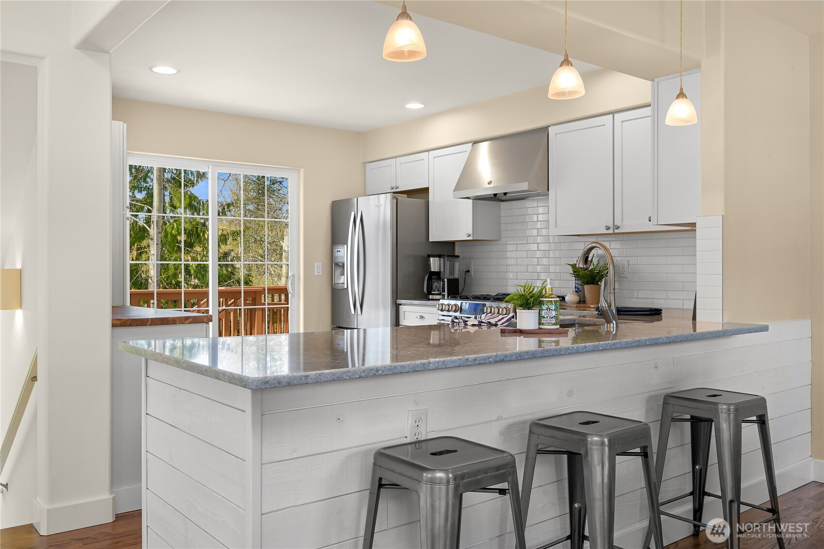 544 Midwood Court