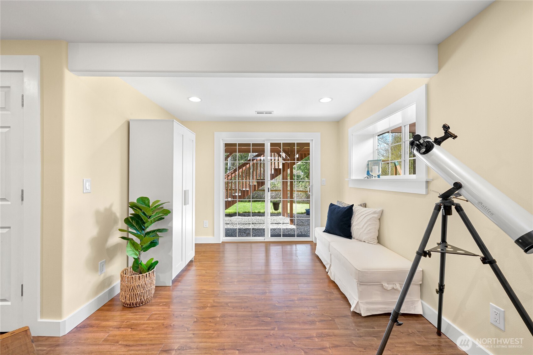 544 Midwood Court