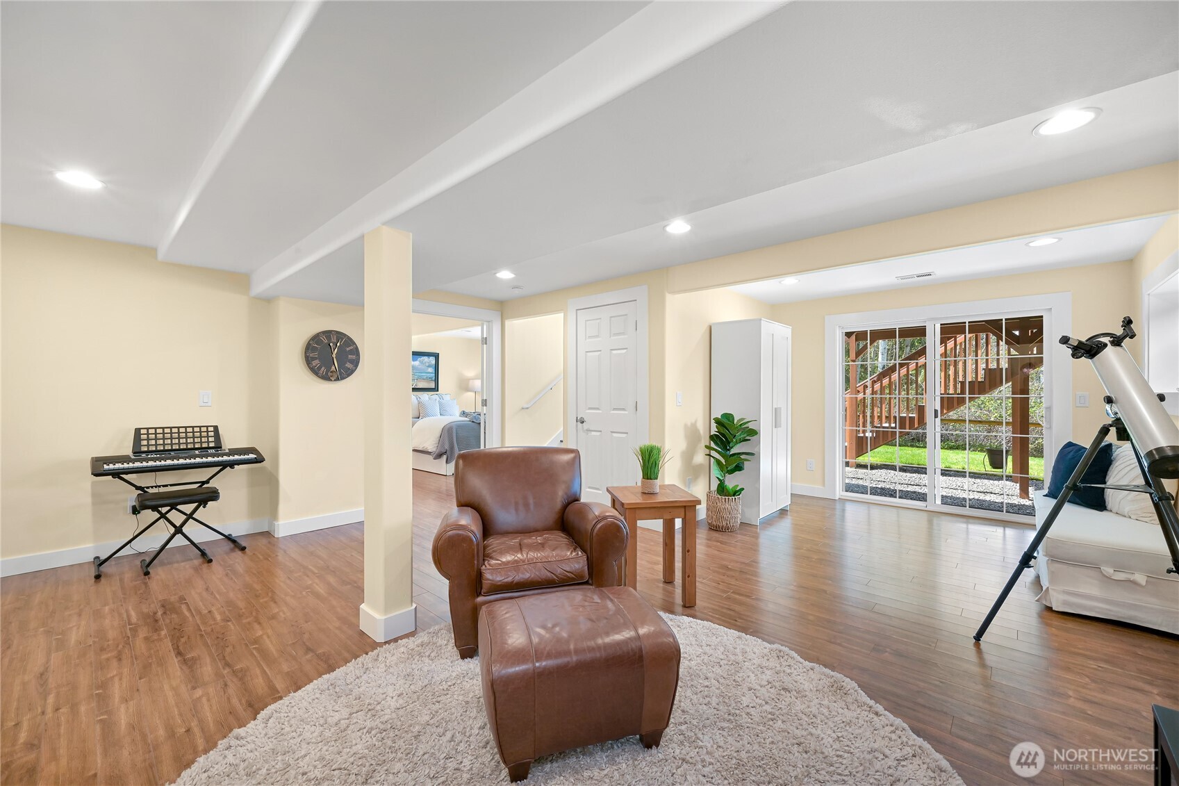 544 Midwood Court