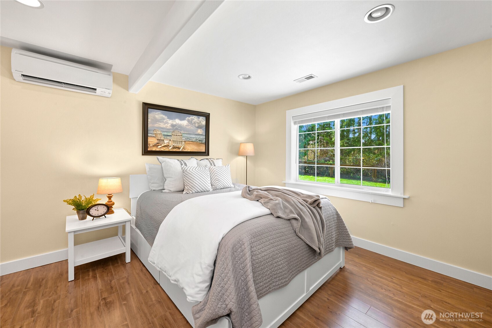 544 Midwood Court