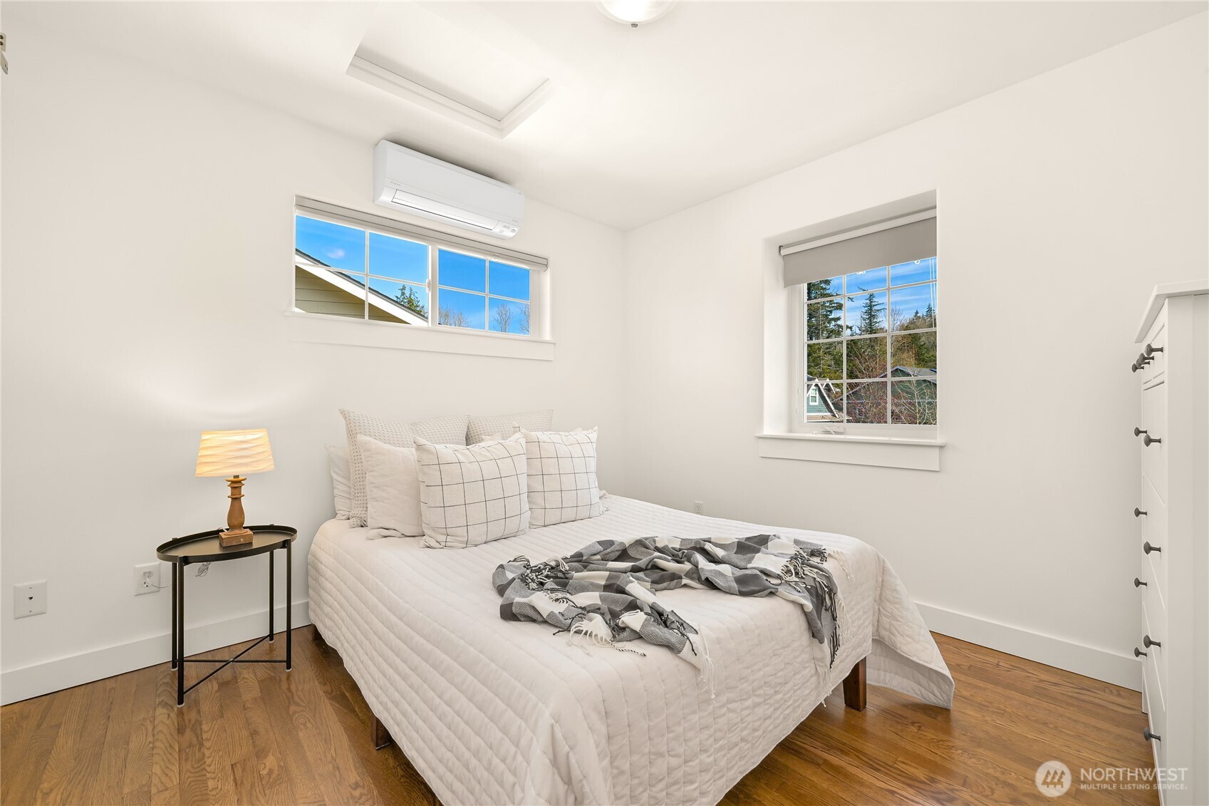 544 Midwood Court