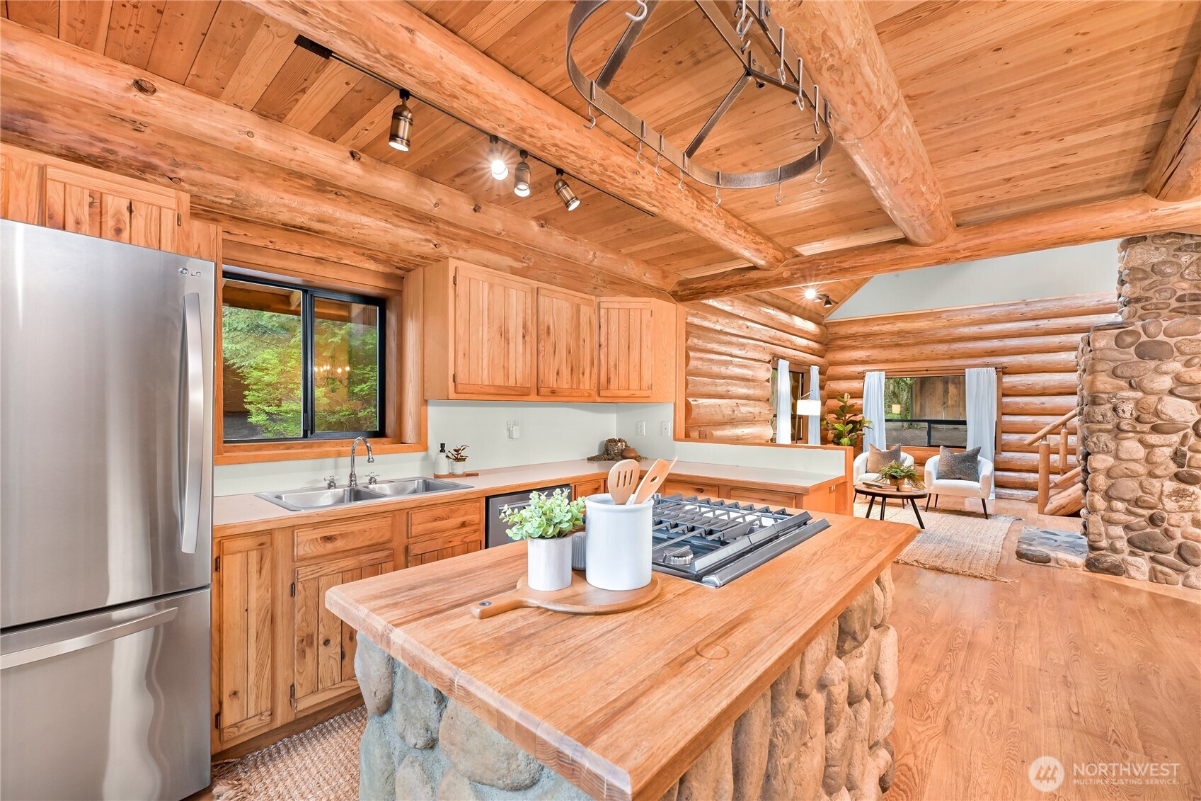 498 Summerland Road