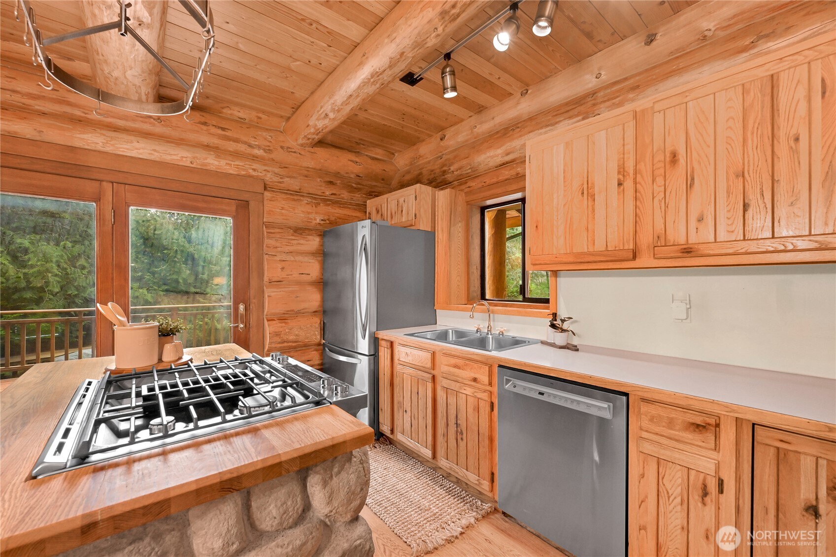 498 Summerland Road