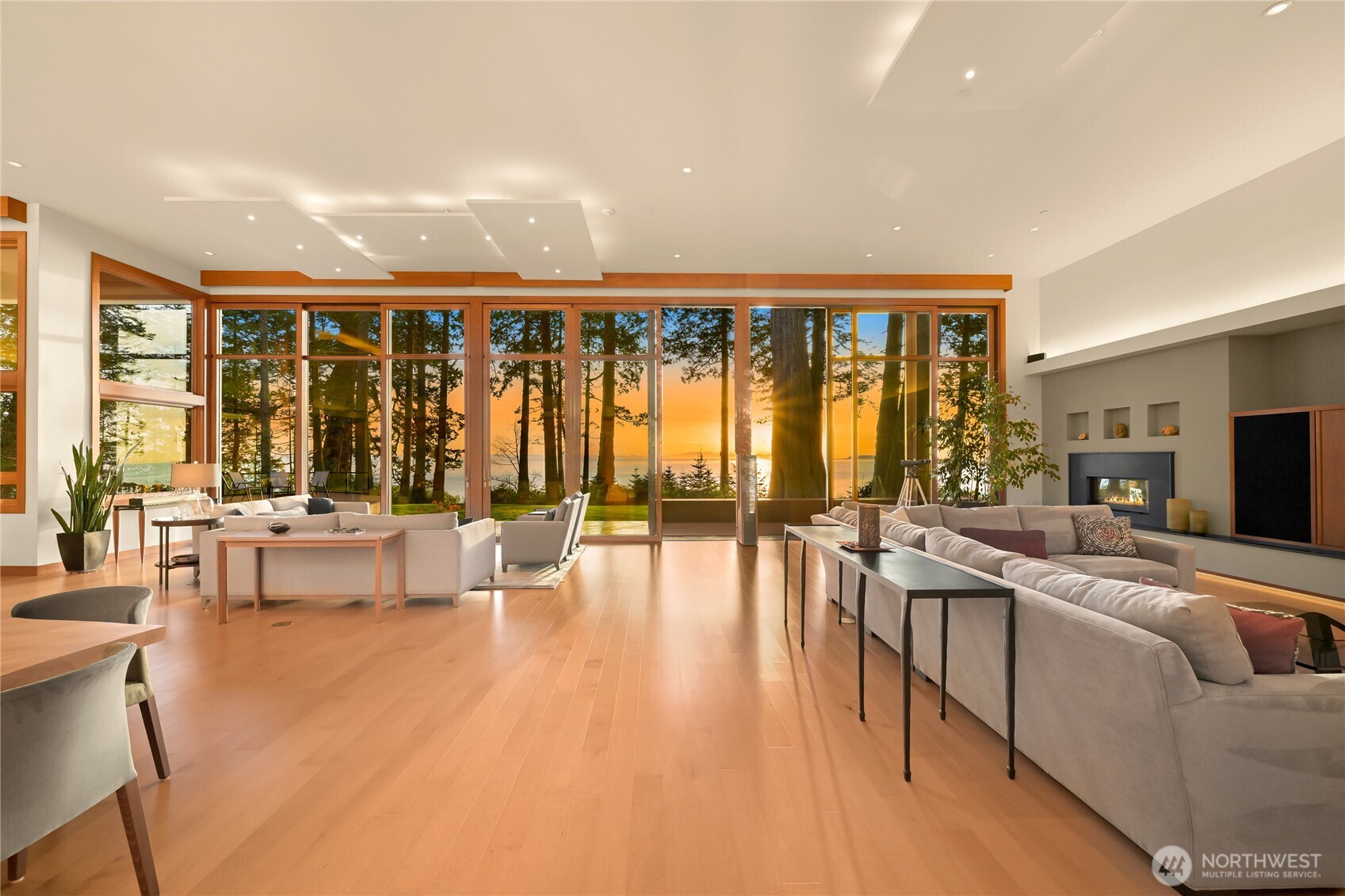 8277 Semiahmoo Drive