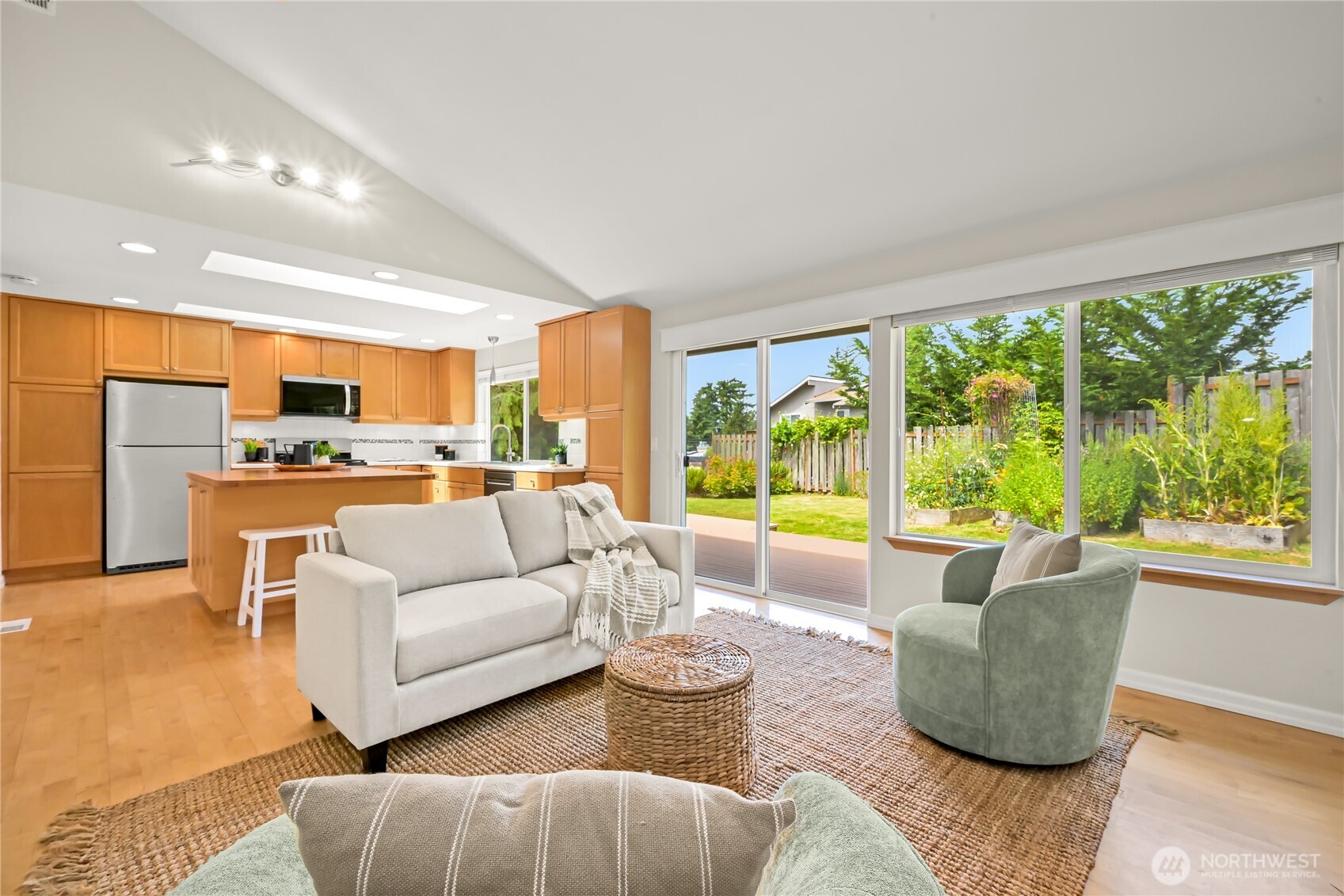 3027 Crest Court