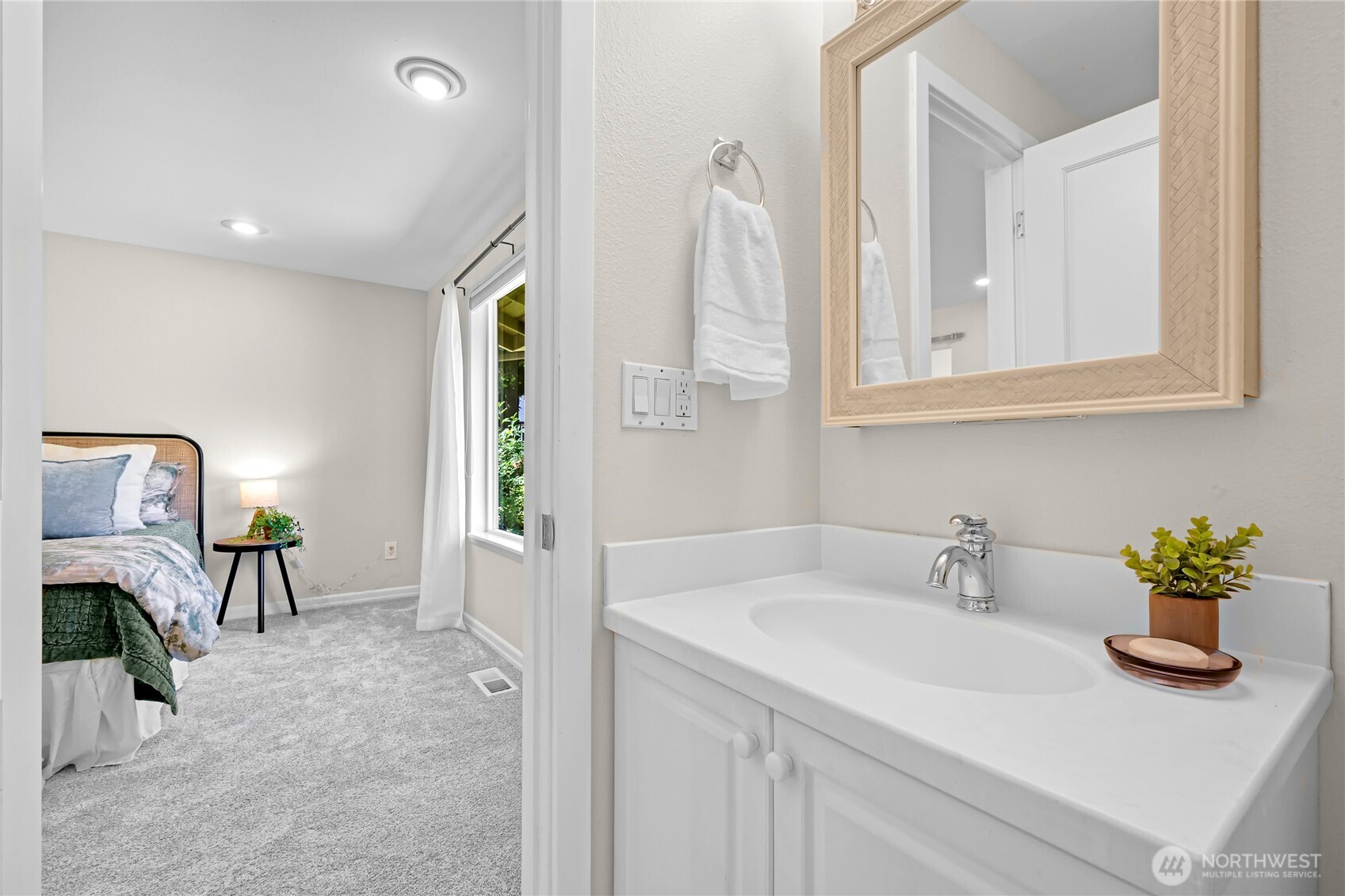 3027 Crest Court