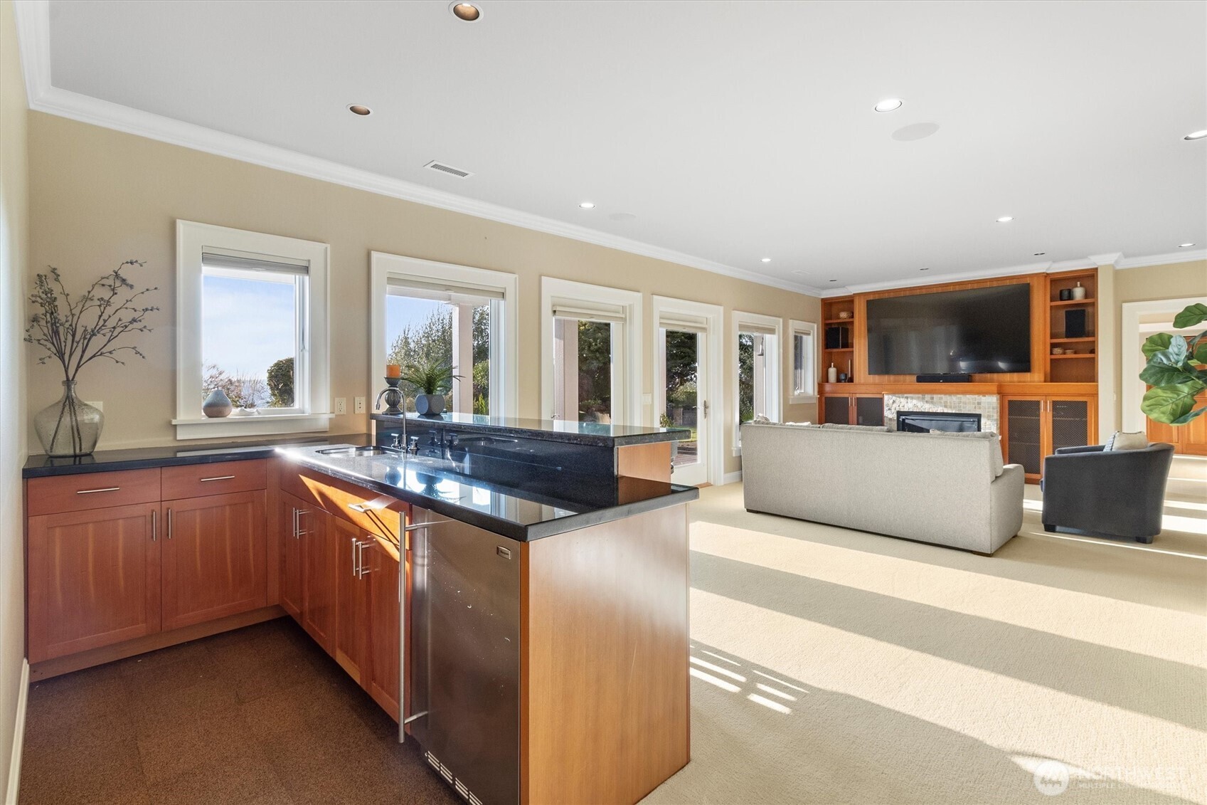 30 Shorewood Drive