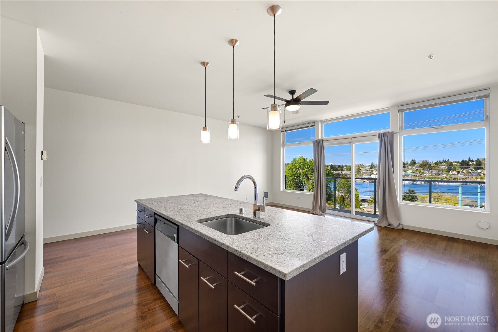 2960 Eastlake Avenue E Unit: 307