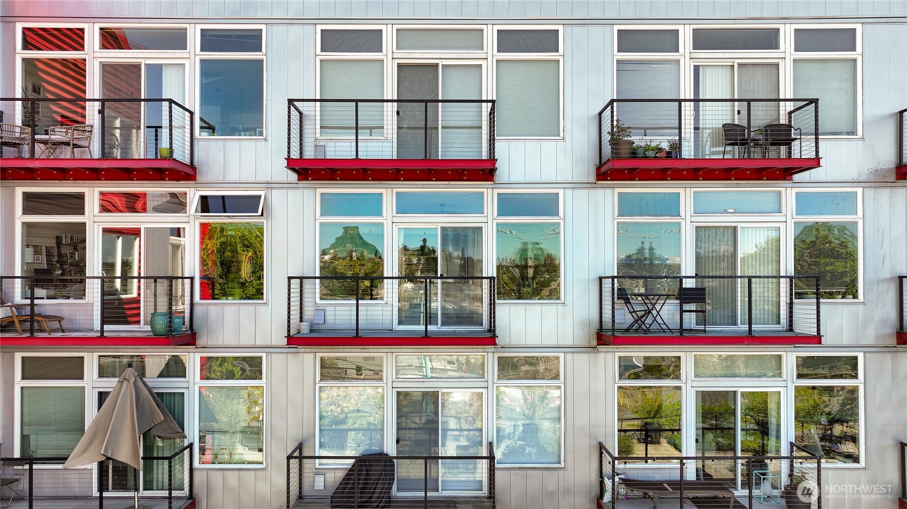 2960 Eastlake Avenue E Unit: 307