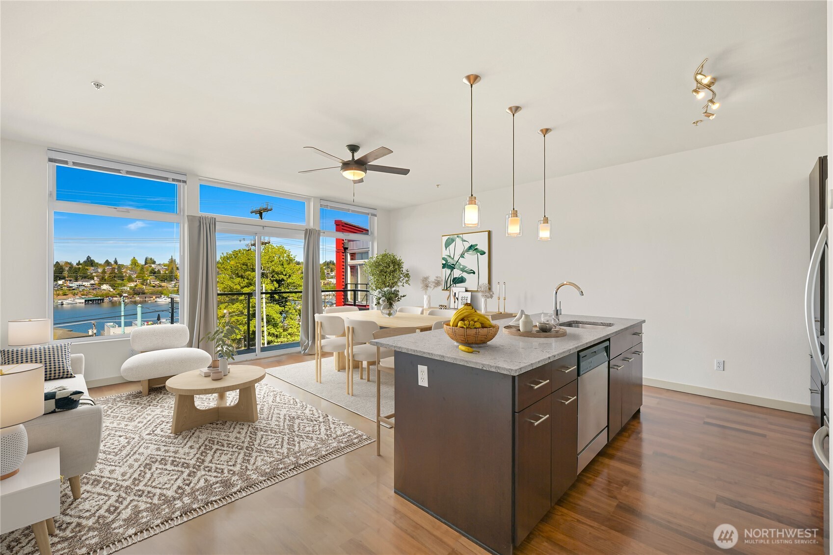2960 Eastlake Avenue E Unit: 307