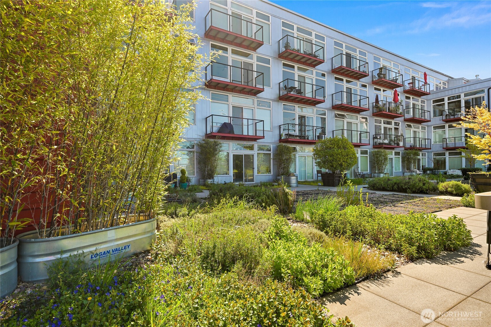 2960 Eastlake Avenue E Unit: 307