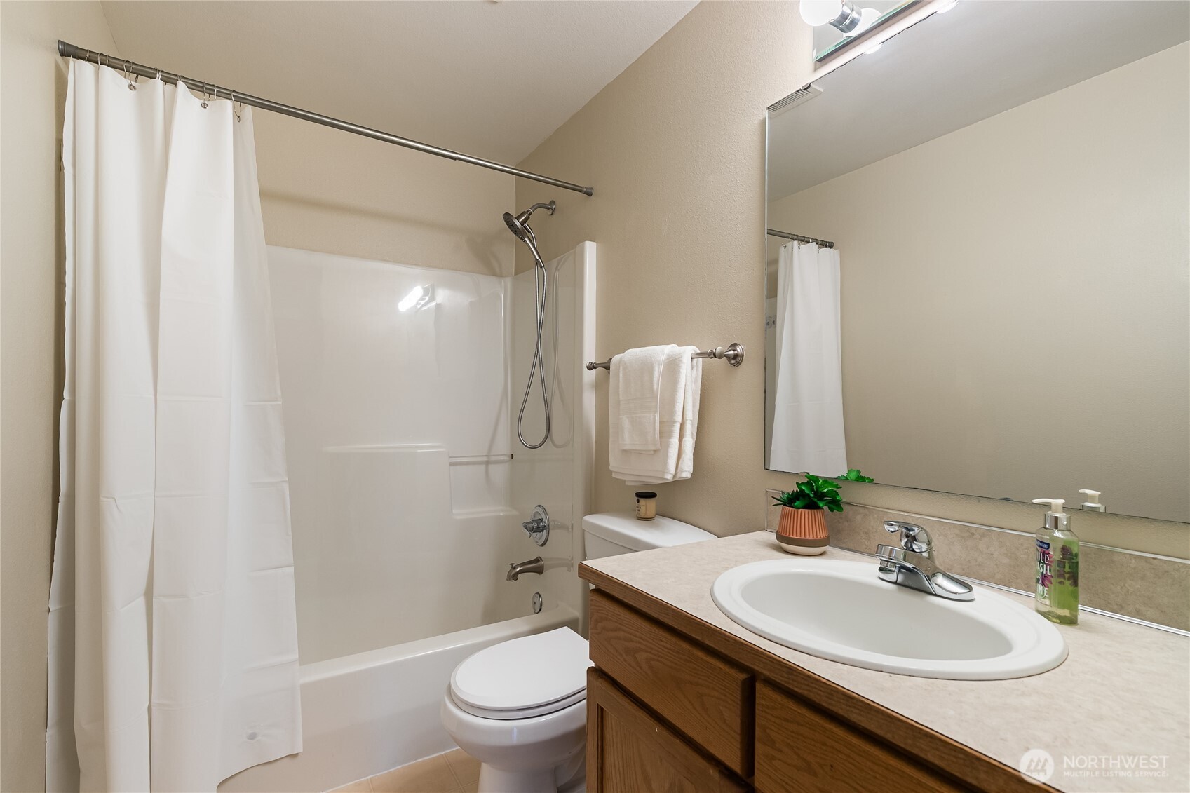 1414 Fruitland Dr