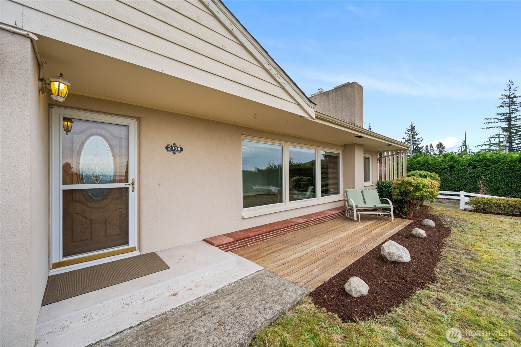 2304 Crestline Drive