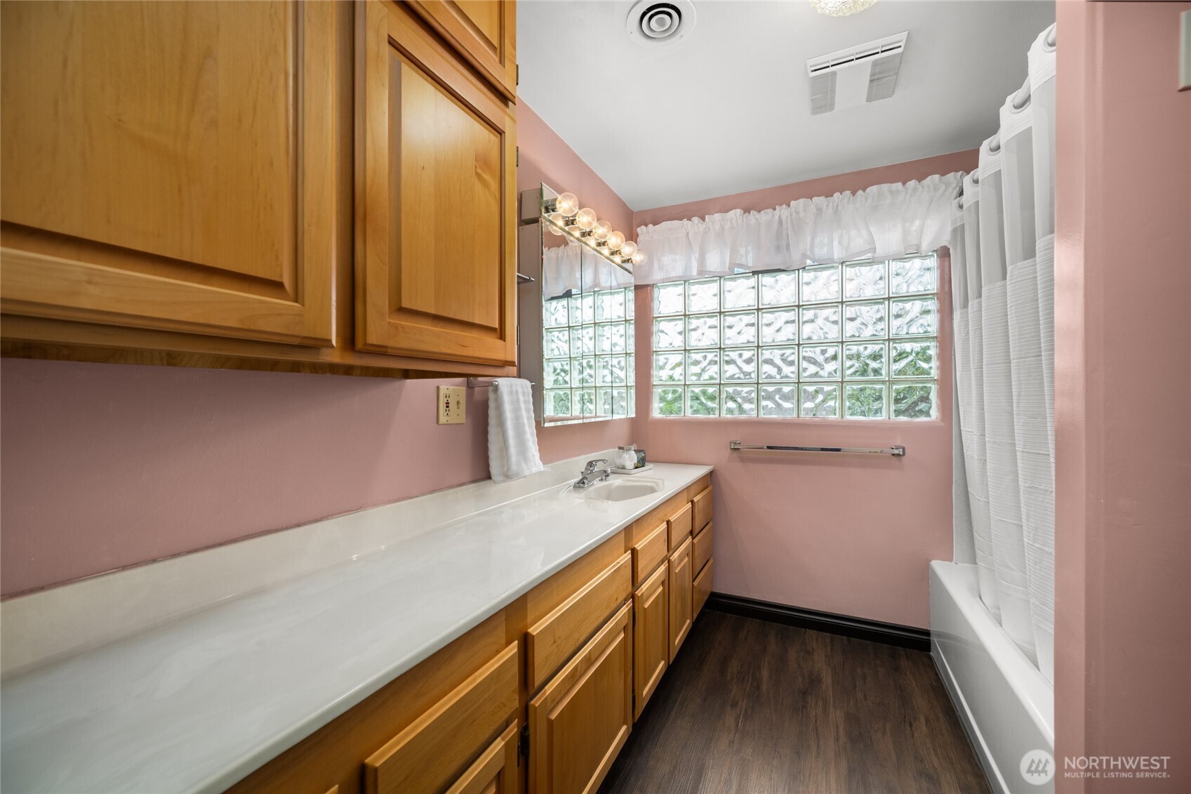2304 Crestline Drive