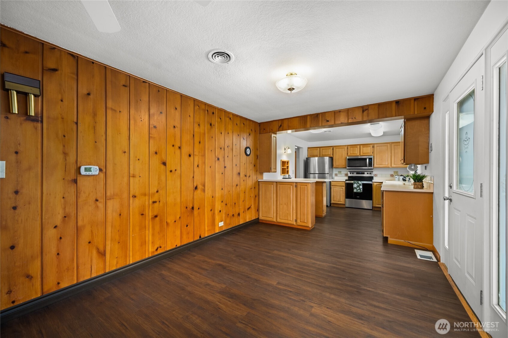 2304 Crestline Drive