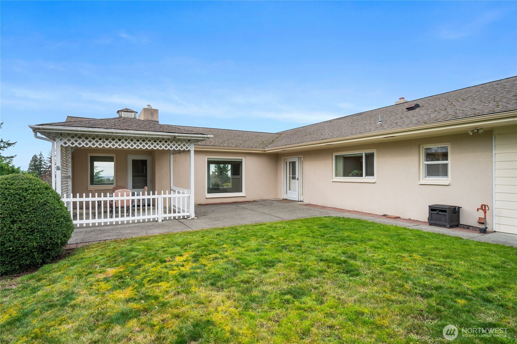 2304 Crestline Drive