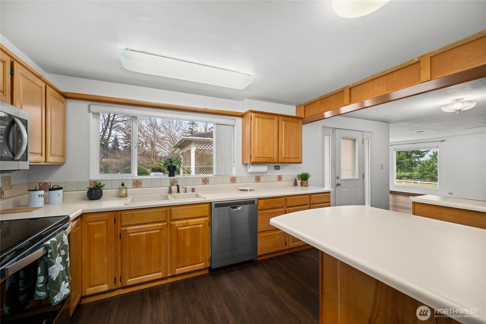 2304 Crestline Drive