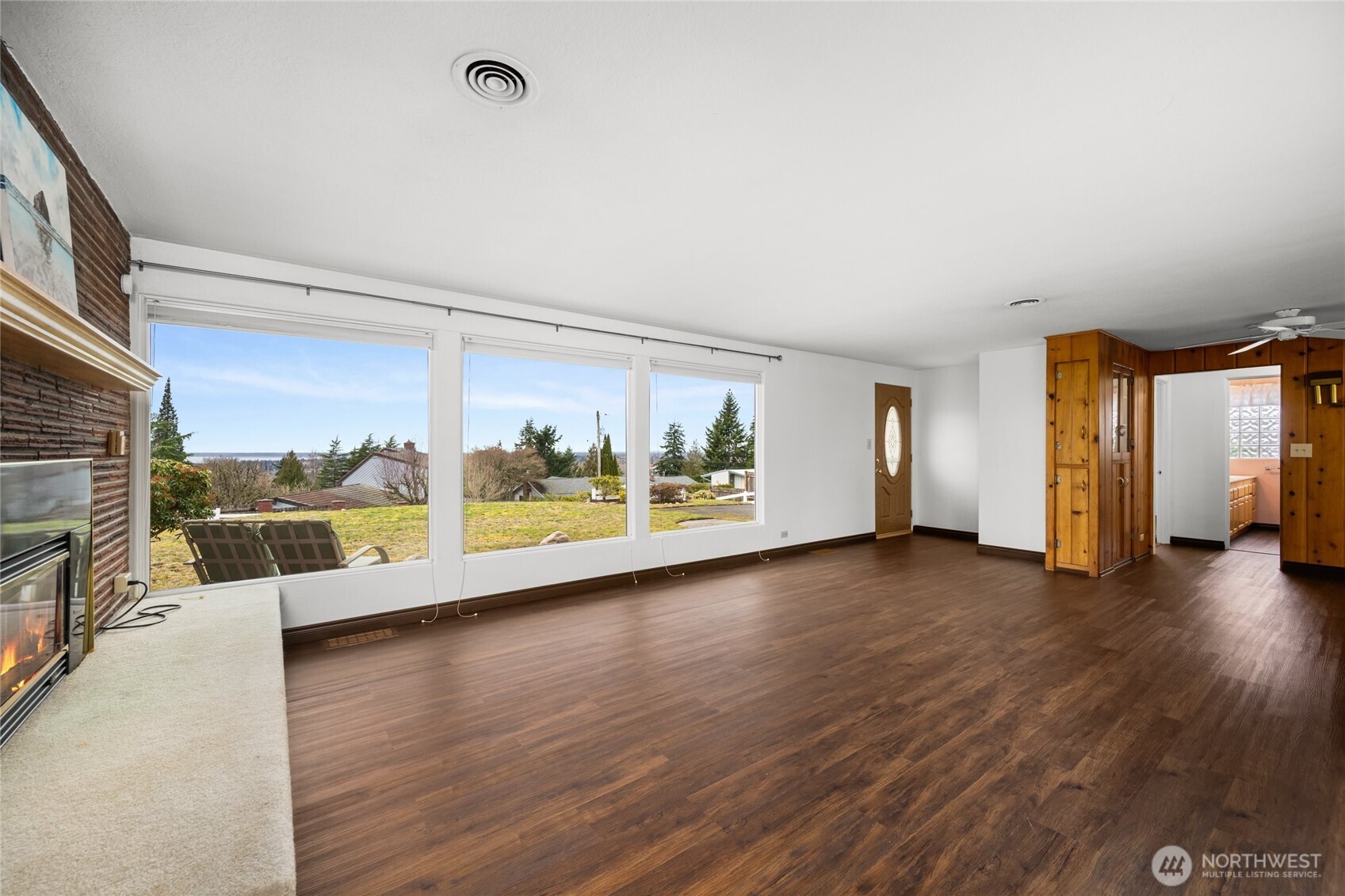 2304 Crestline Drive