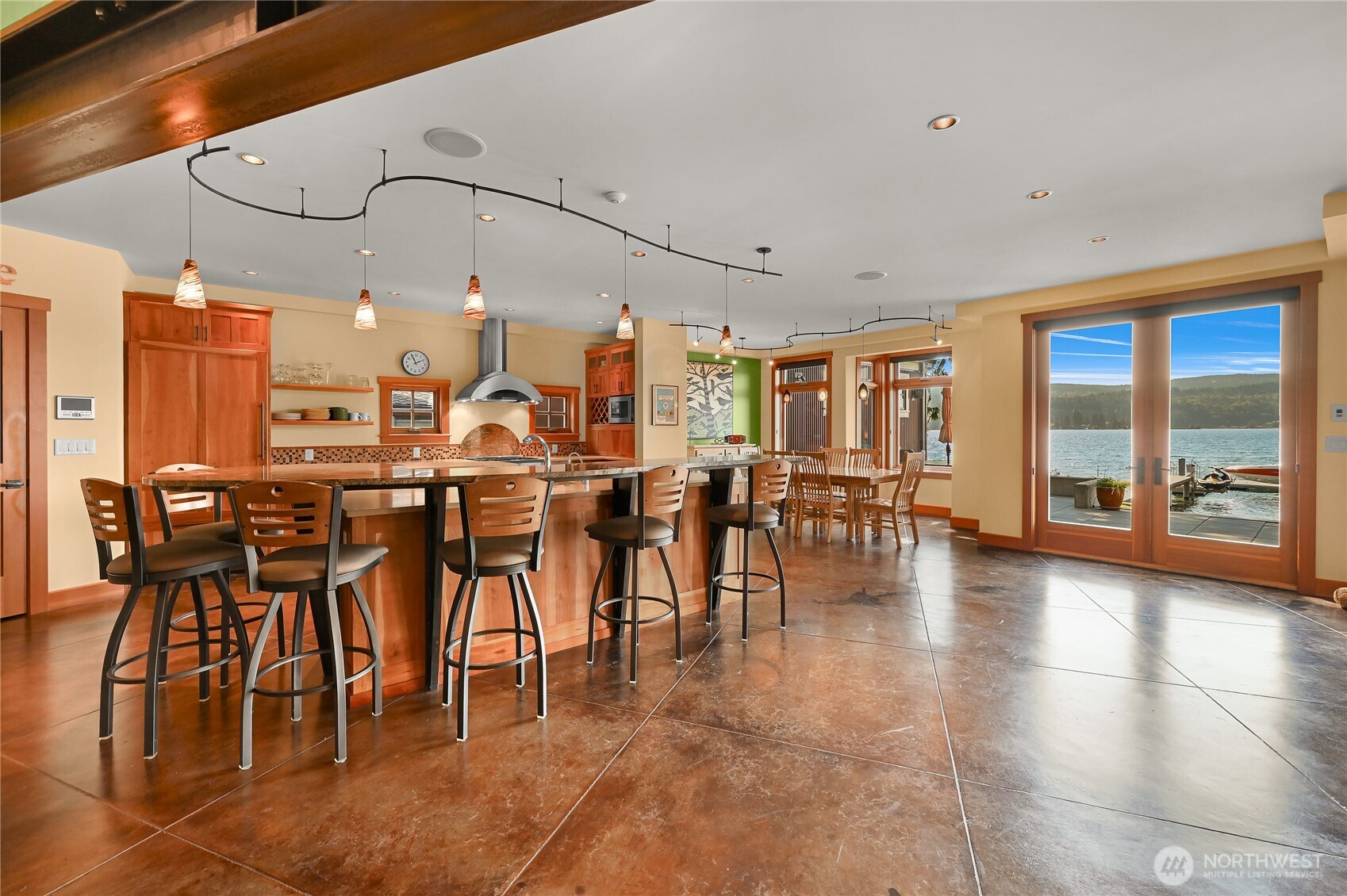 2593 Northshore Road