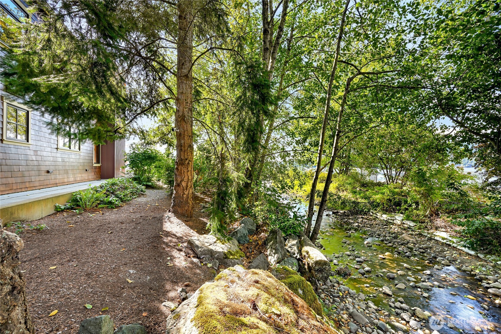 2593 Northshore Road