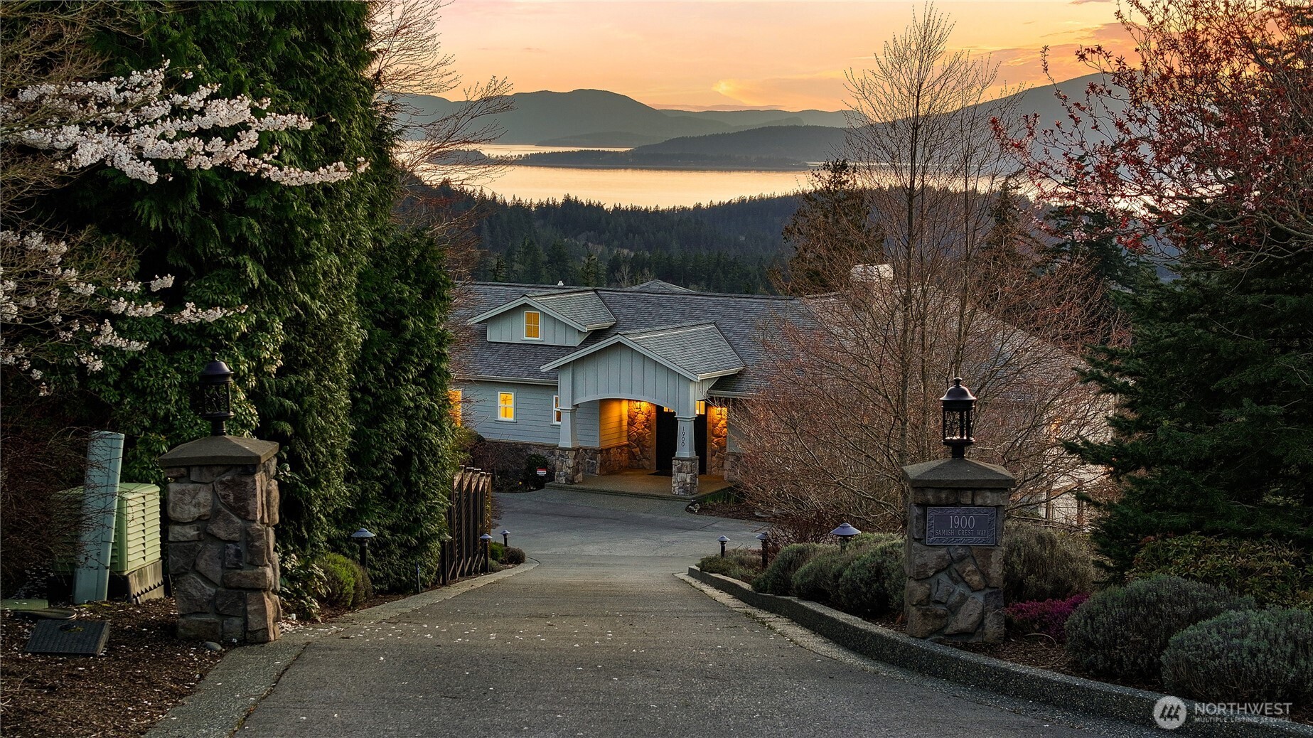 1900 Samish Crest Way