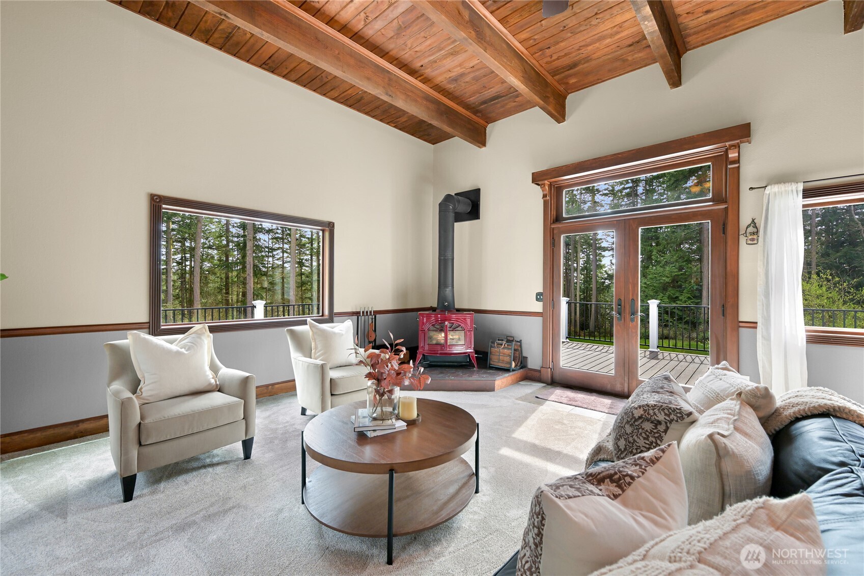 6710 Deer Lane