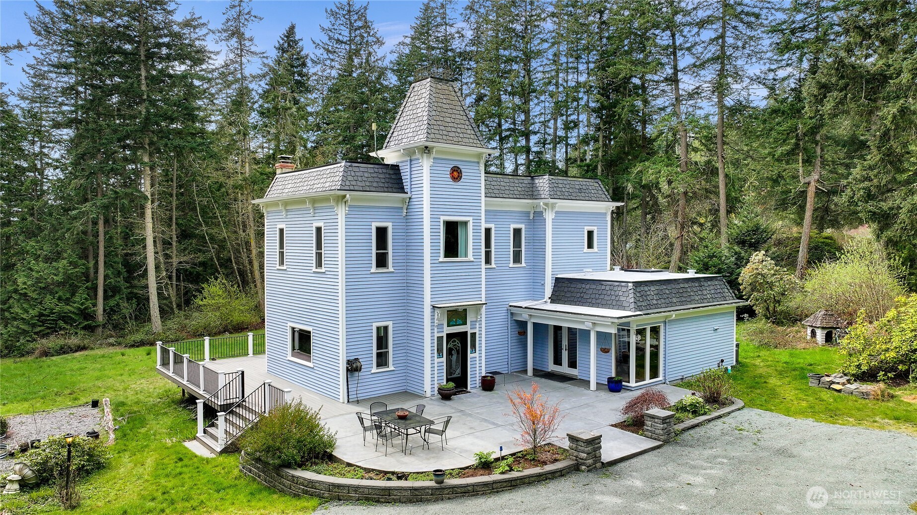 6710 Deer Lane