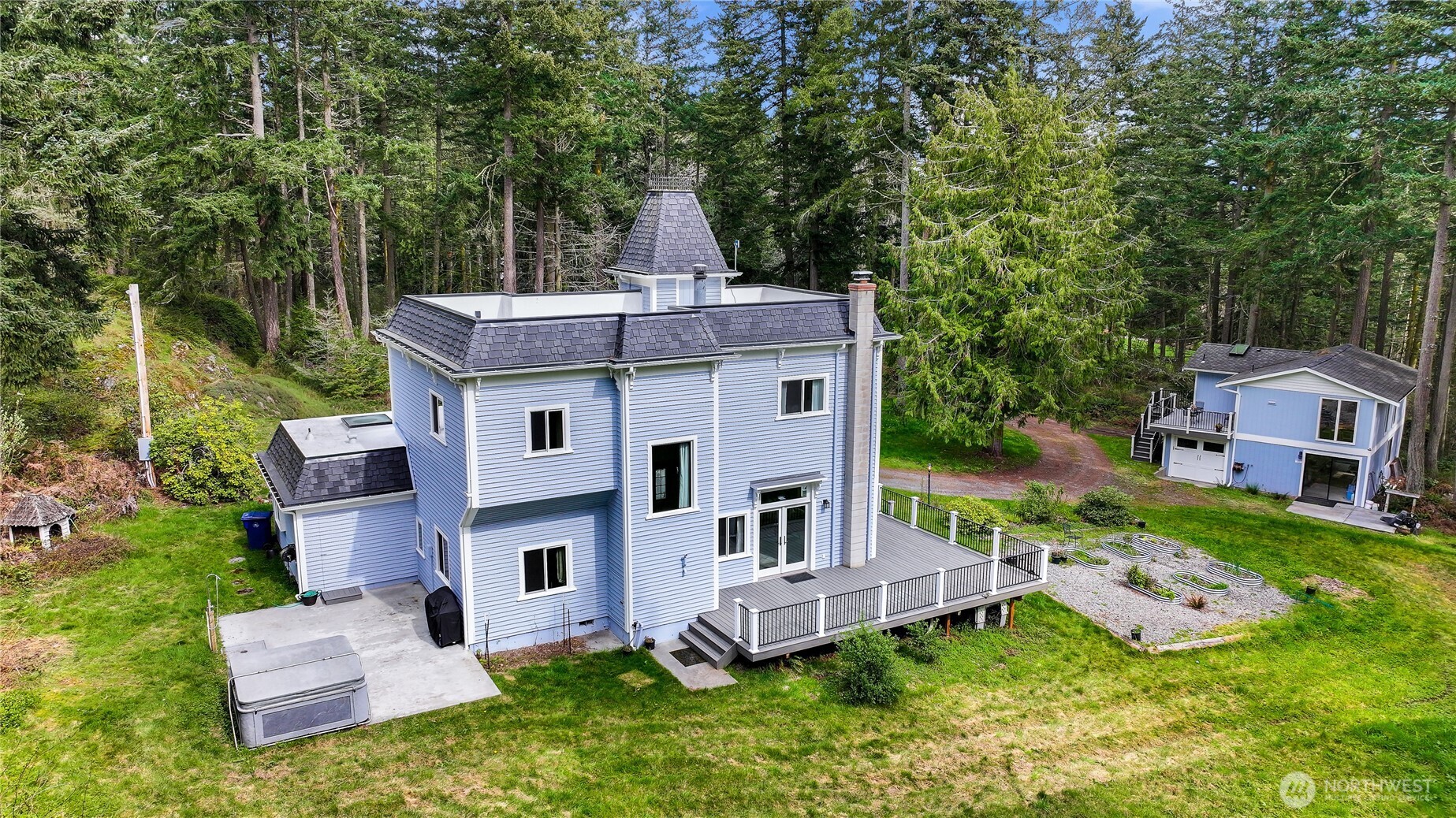 6710 Deer Lane