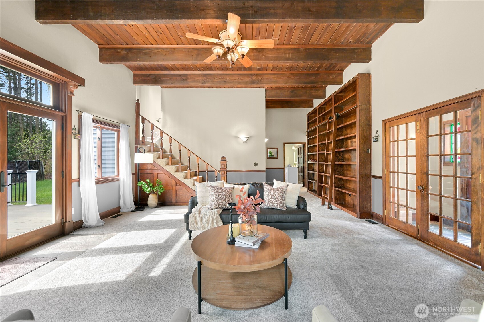 6710 Deer Lane