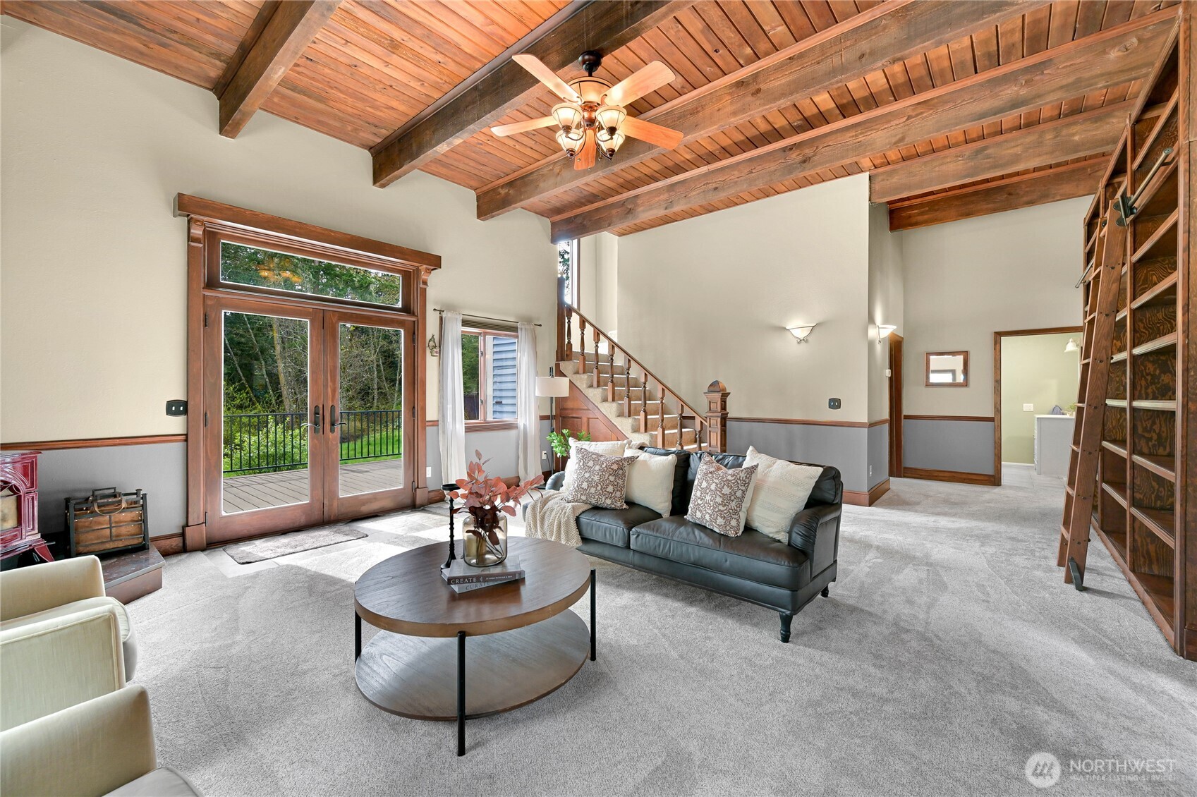 6710 Deer Lane