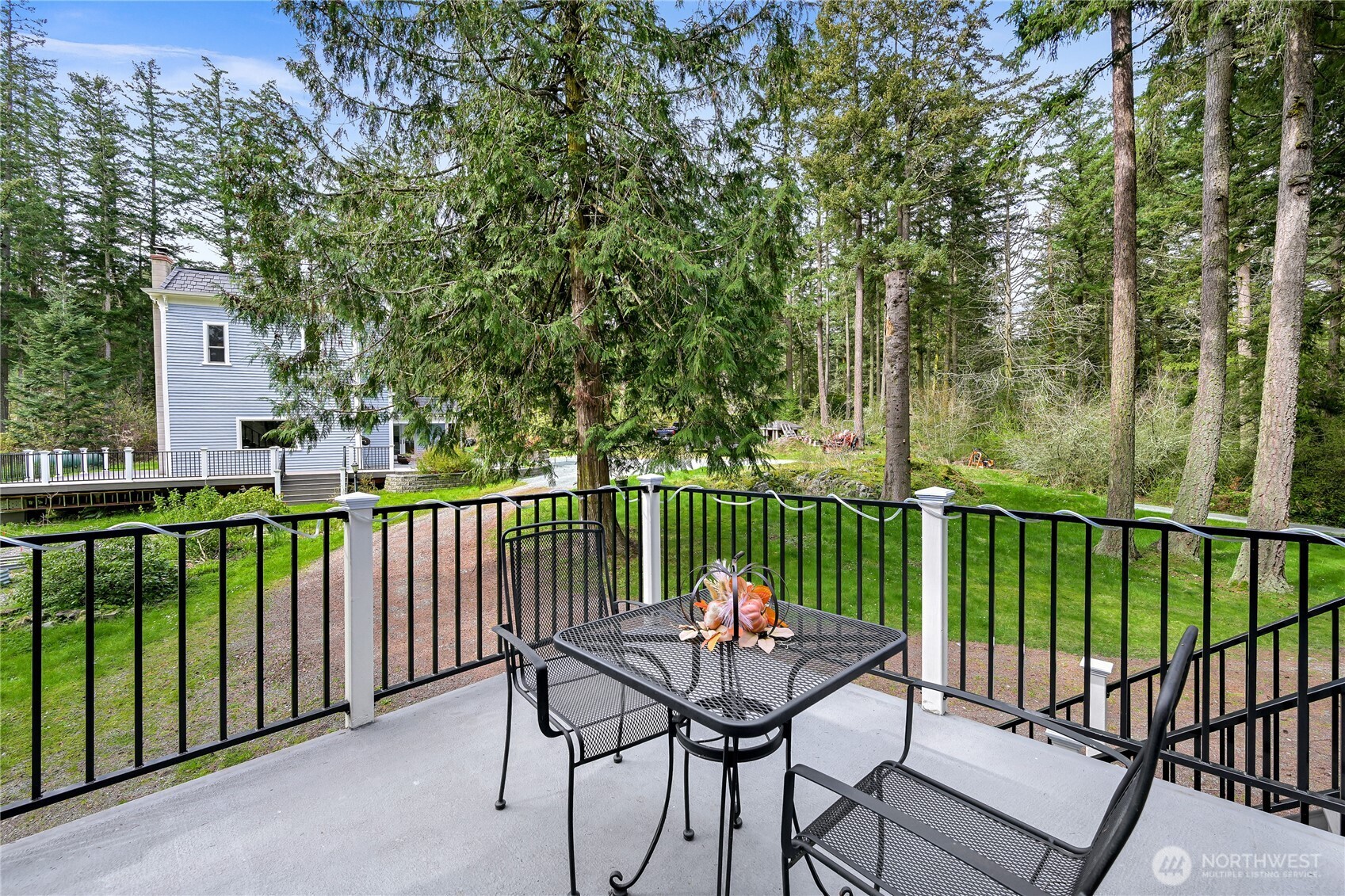 6710 Deer Lane