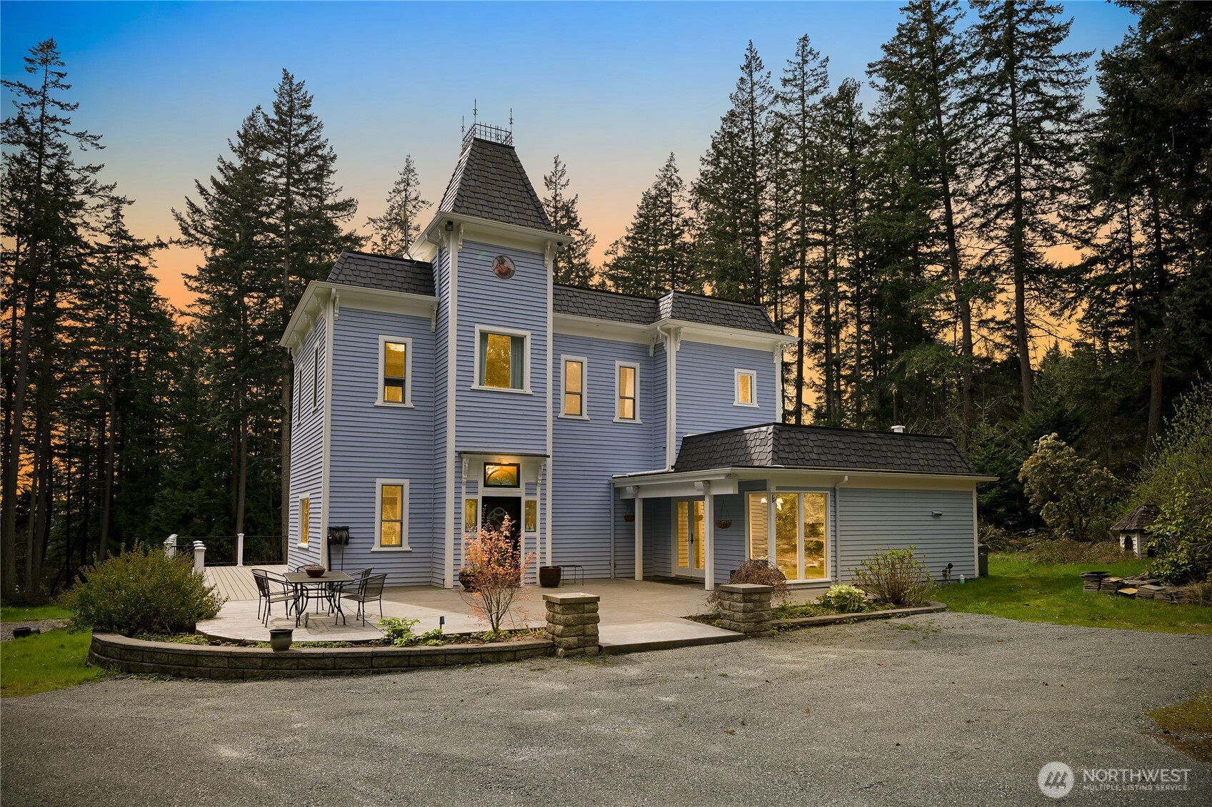 6710 Deer Lane