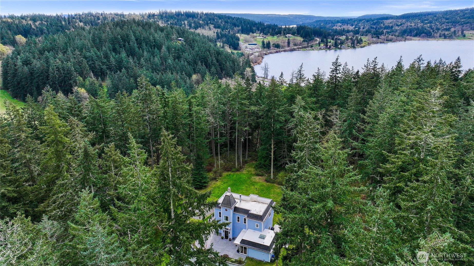 6710 Deer Lane