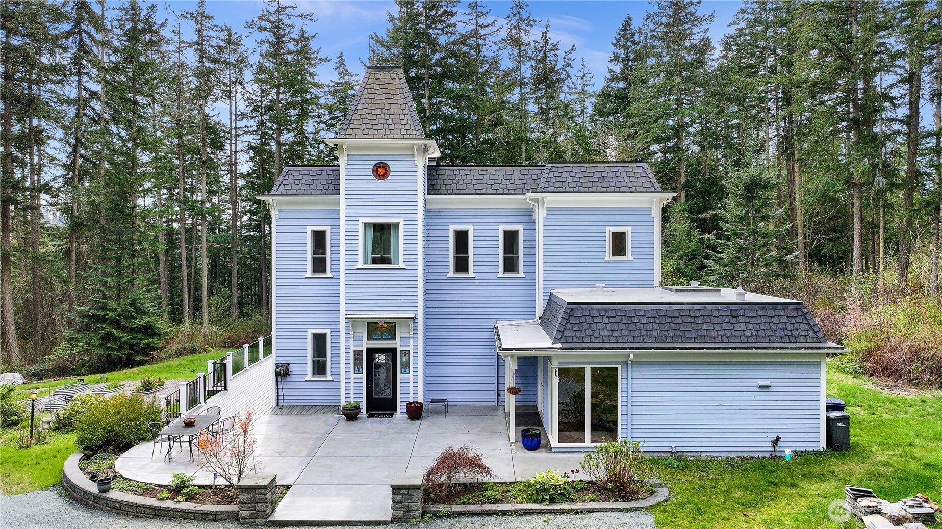 6710 Deer Lane
