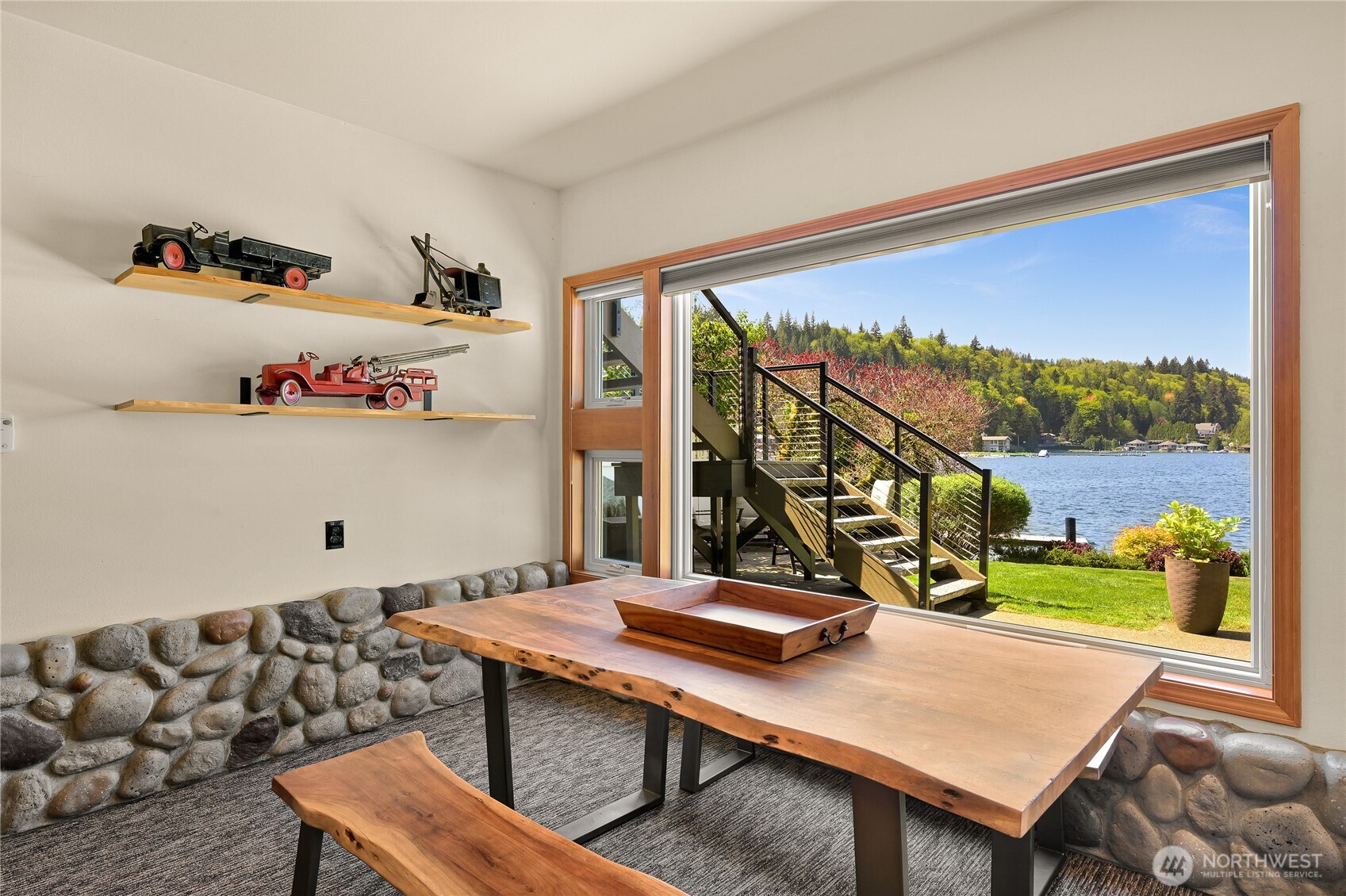 21 Strawberry Point Road