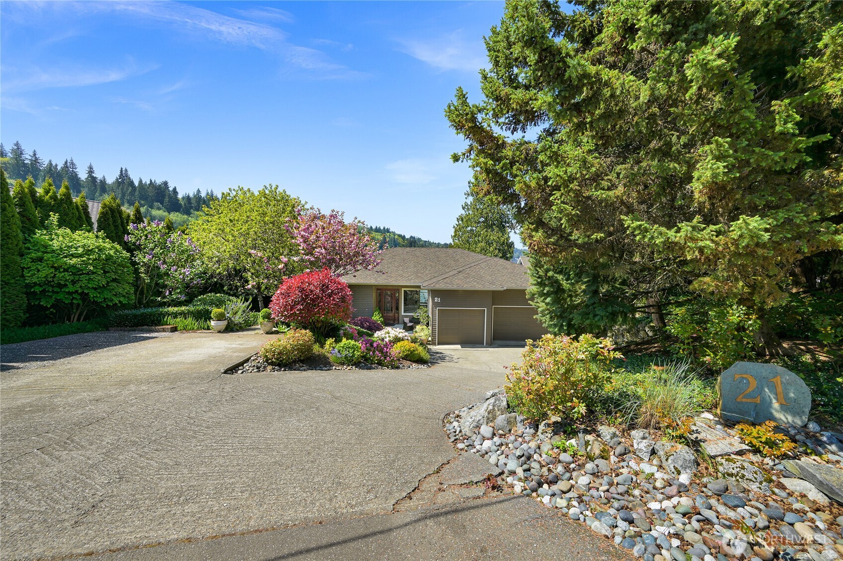 21 Strawberry Point Road