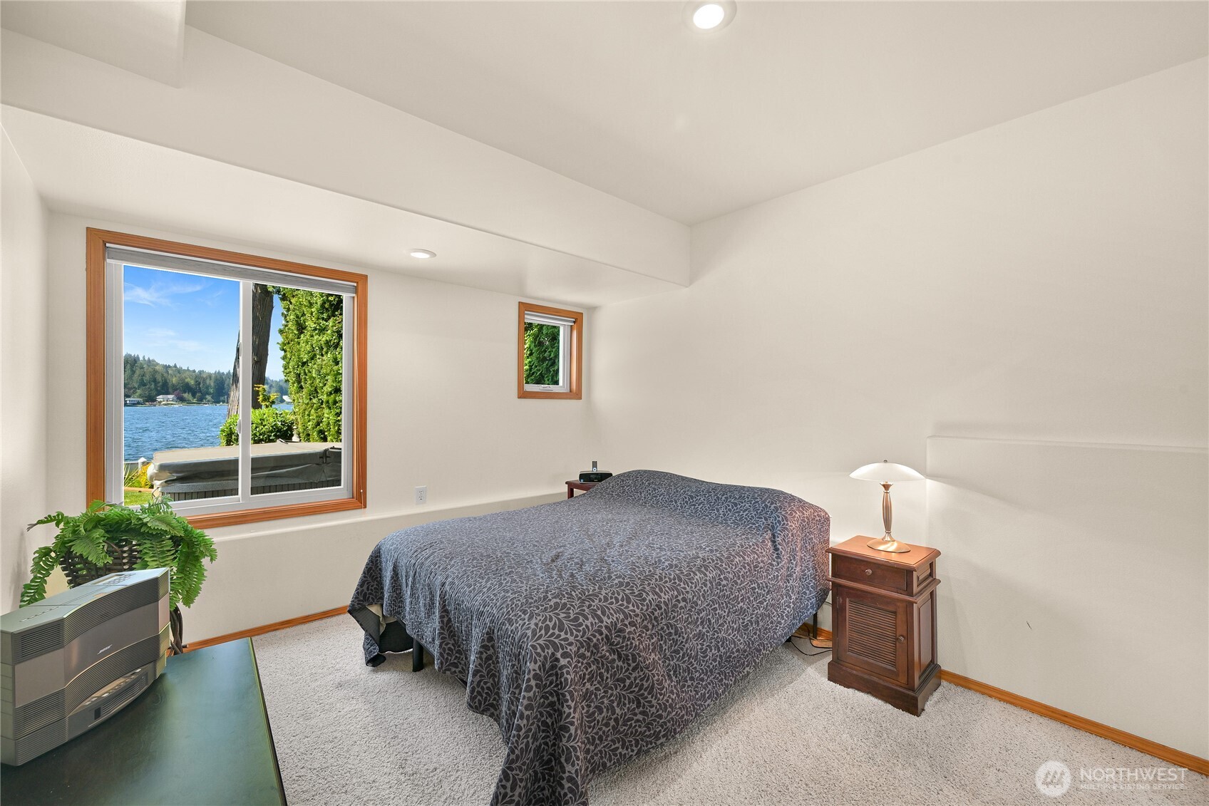 21 Strawberry Point Road