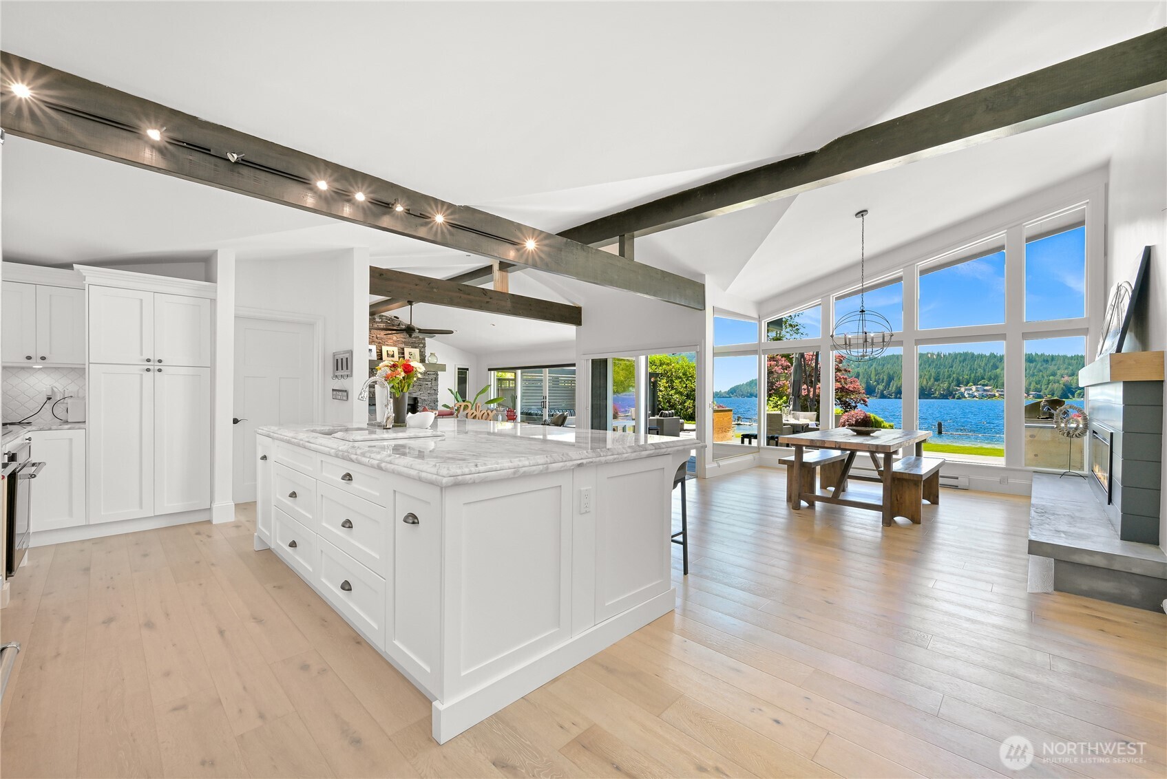 3231 Northshore Road