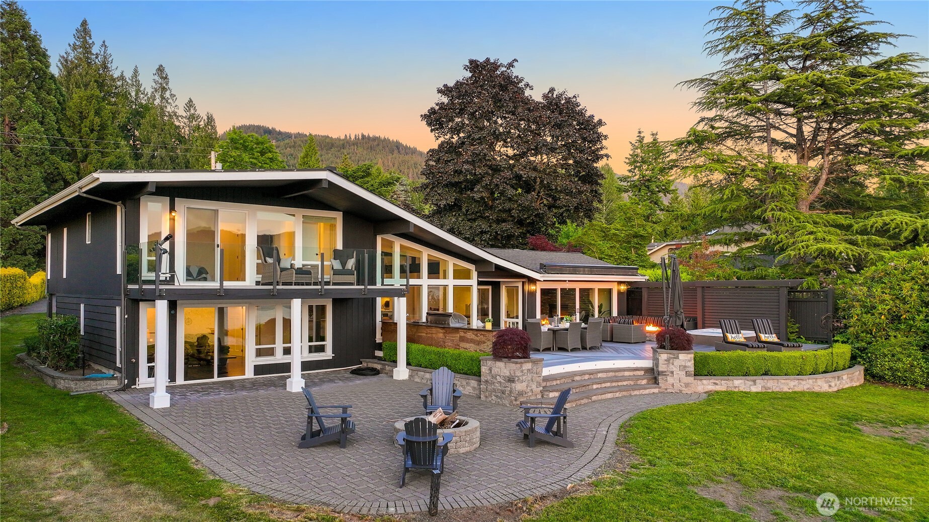 3231 Northshore Road