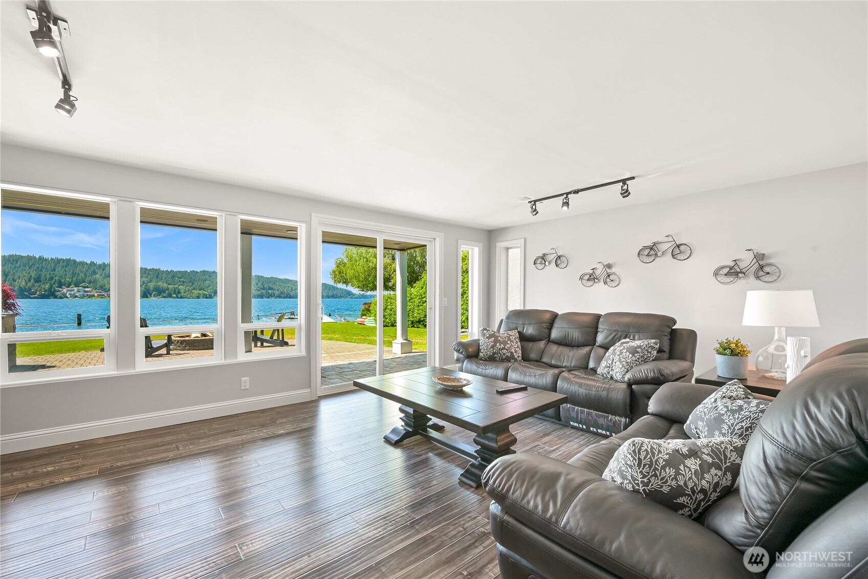 3231 Northshore Road