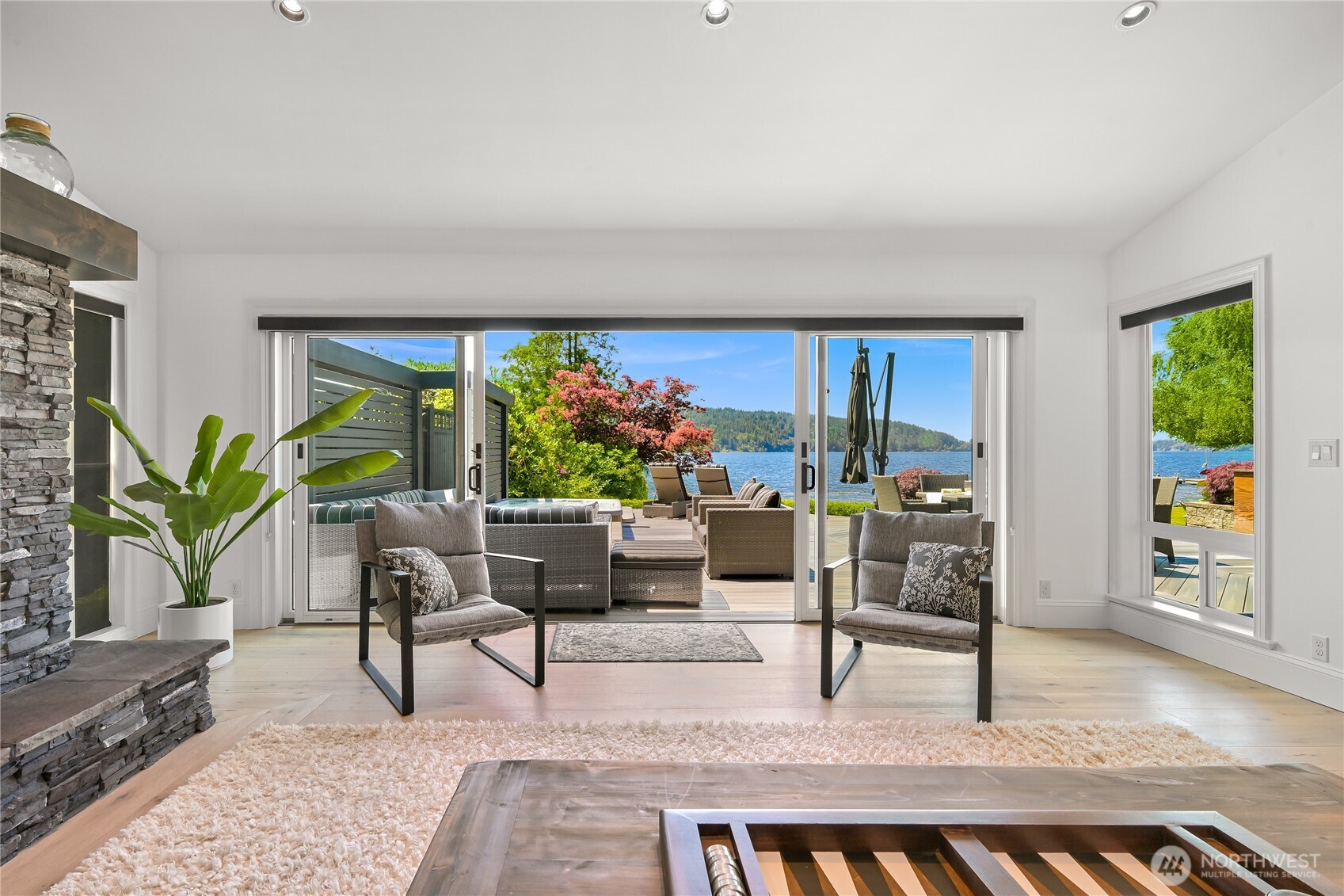 3231 Northshore Road