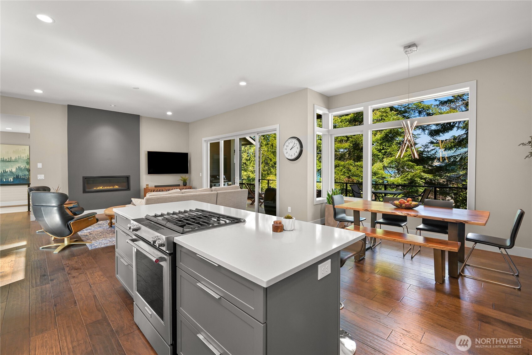 28 Strawberry Point Road