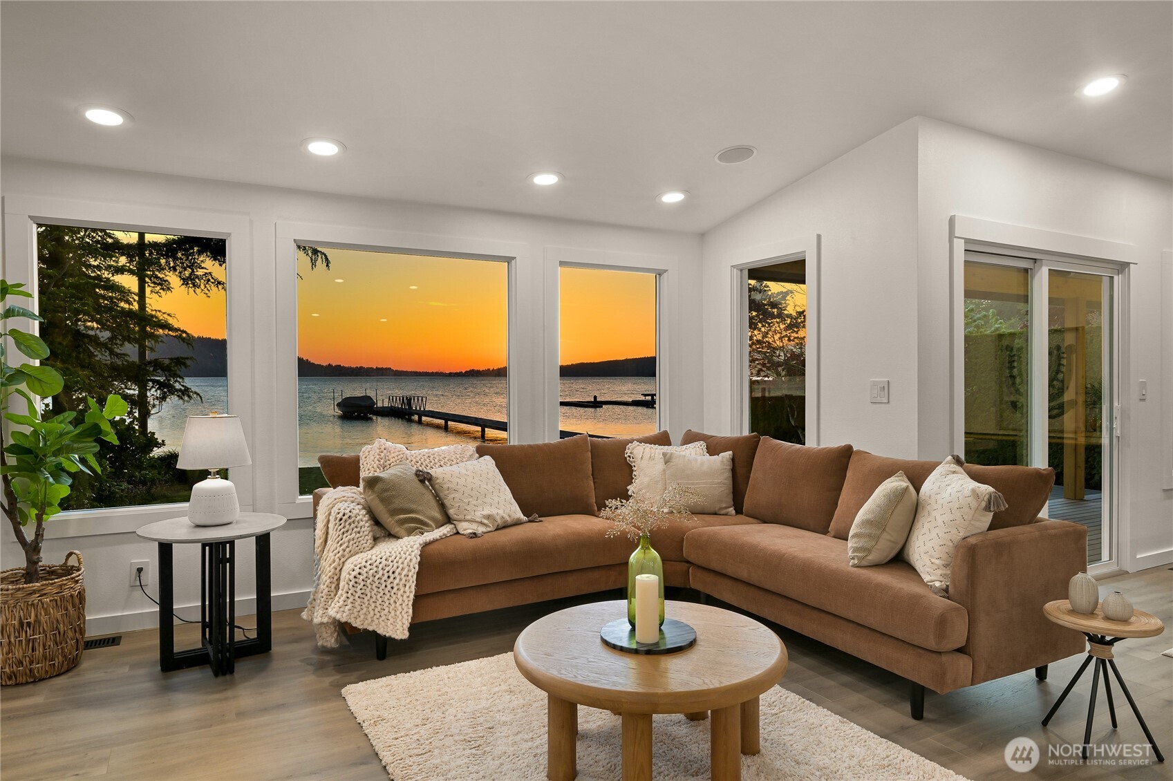 3187 Northshore Road